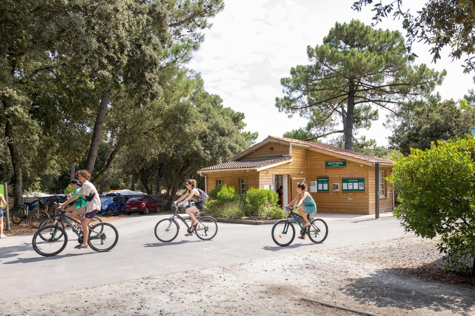 Huttopia Oleron Les Chenes Verts Dolus d'Oléron المظهر الخارجي الصورة